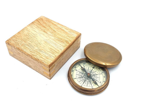 Tourist compass in a wooden box 1042