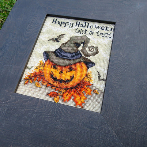 Trick or Treat SLETI956 - Cross Stitch Kit