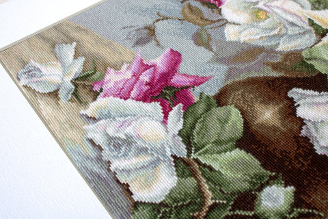 Vase with Roses SB587 - Cross Stitch Kit