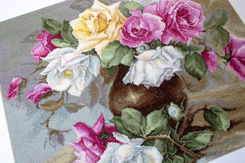 Vase with Roses SB587 - Cross Stitch Kit