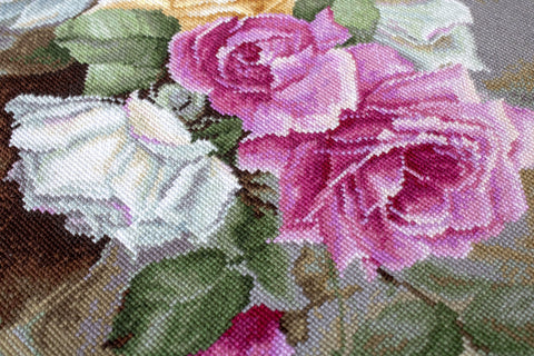 Vase with Roses SB587 - Cross Stitch Kit