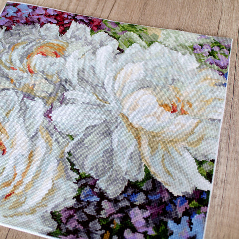 White Roses SLETI930 - Cross Stitch Kit