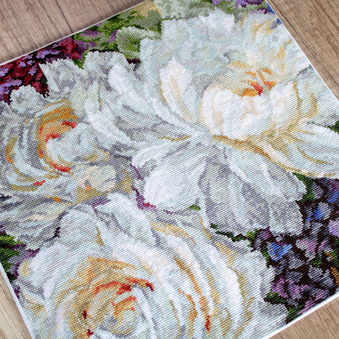 White Roses SLETI930 - Cross Stitch Kit