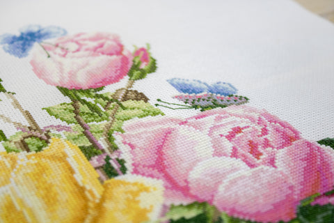 Yellow Roses And Bengal Roses SBU4003 - Cross Stitch Kit