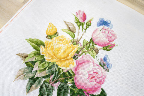 Yellow Roses And Bengal Roses SBU4003 - Cross Stitch Kit